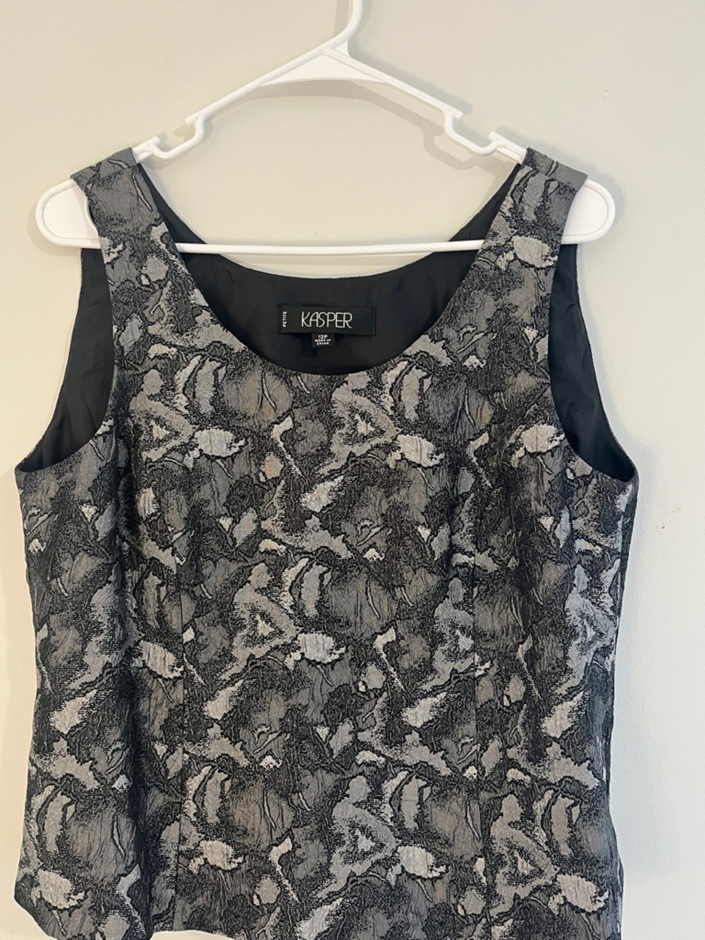 Kasper Textured Sleeveless Jacquard Tank - Black & Silver